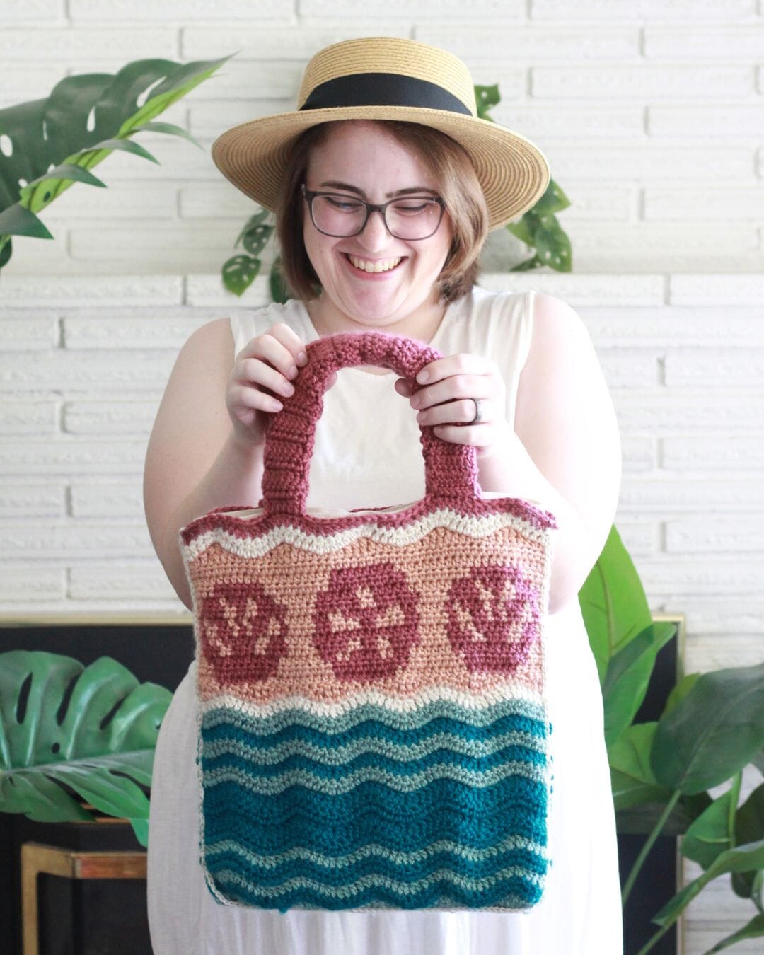 Free Crochet Pattern: By The Shore Bag Tapestry Crochet Project