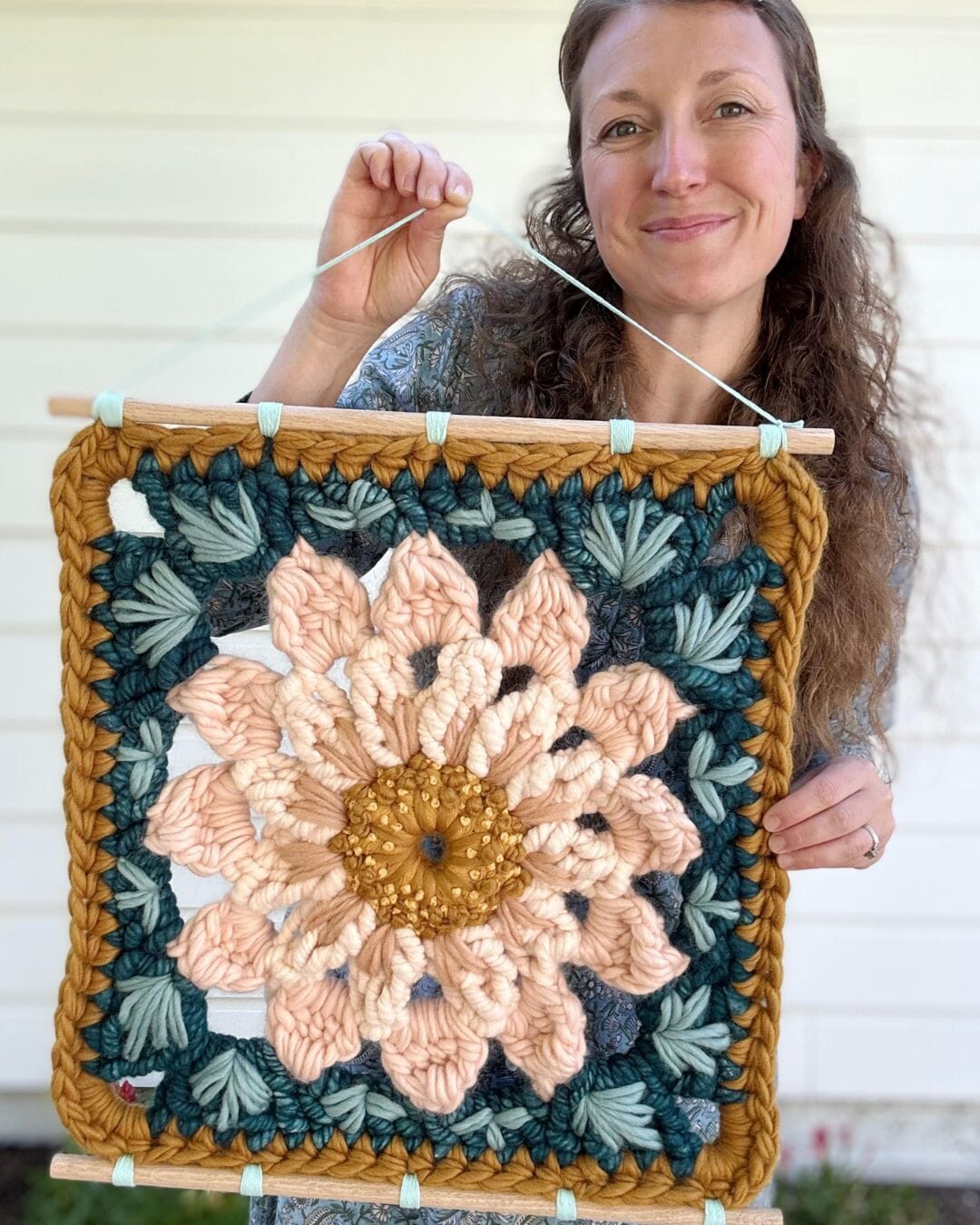 Fiber Flowers & Embroidered Details: World Embroidery Day with @thehappyhomecollective